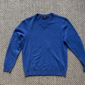 Vineyard Vines Men's V-Neck Sweater in Blue
